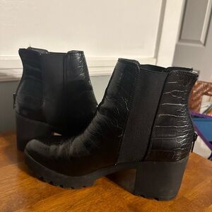 Aldo boots size 10